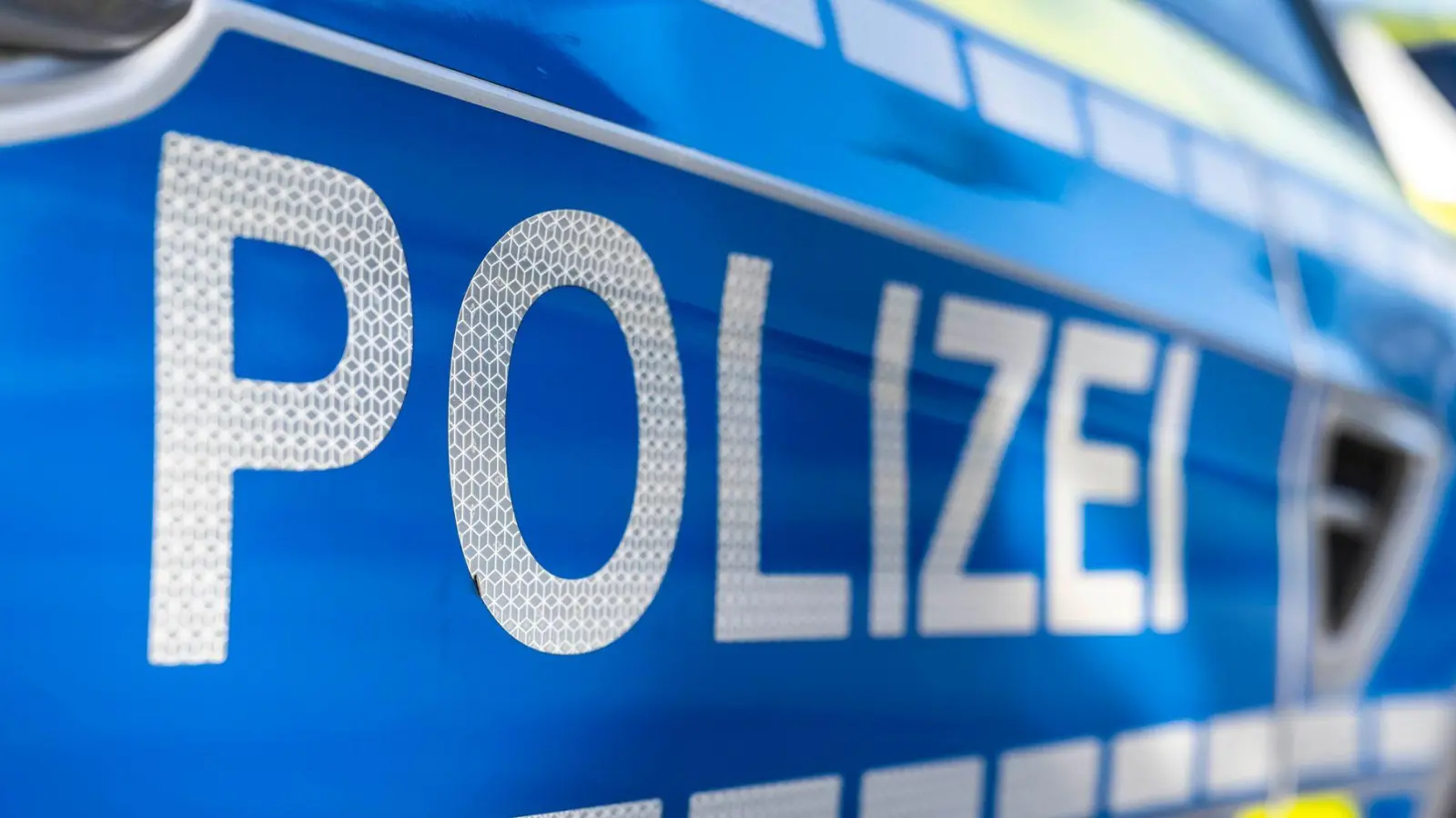 Die Identität des Toten ist auch Tage nach dem Unfall noch ungeklärt. (Symbolbild) (Foto: David Inderlied/dpa)