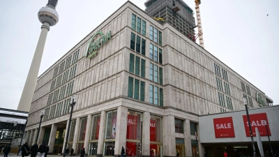 Die Nutzungsvereinbarung für die Filiale am Alexanderplatz war erst kürzlich verlängert worden.  (Foto: Sebastian Gollnow/dpa)