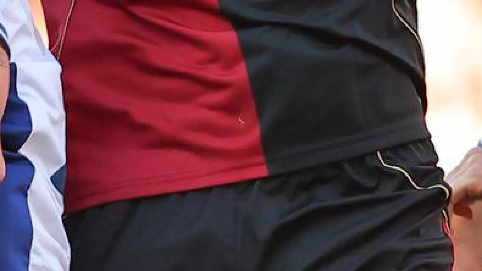 Zwischen Nürnberg und Darmstadt ging es umkämpft zur Sache. (Foto: Daniel Karmann/dpa)