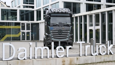 Daimler Truck: Konzern plant neues Werk in Tschechien. (Archivbild) (Foto: Bernd Weißbrod/dpa)