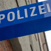 Die Polizei ist vor Ort. (Symbolbild) (Foto: Peter Kneffel/dpa)