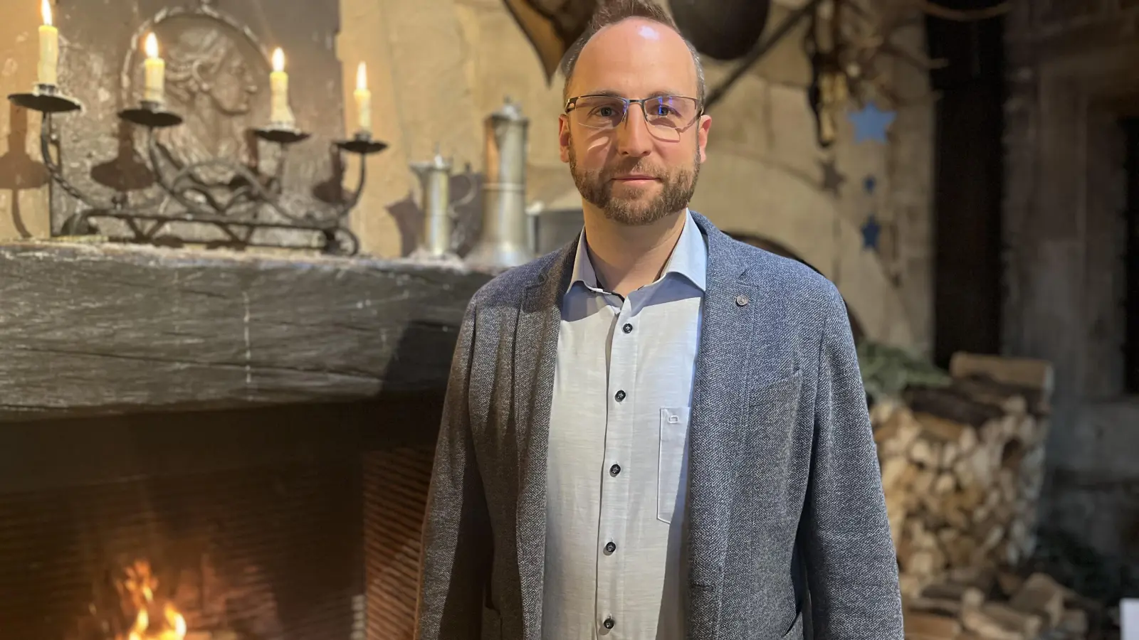 Er hat in der Silvesternacht mit dem Gala-Dinner alle Hände voll zu tun: Christian Unbehauen, Chef des Hotels und Restaurants Burg Colmberg und Ansbachs Dehoga-Kreisvorsitzender. (Foto: Laura Nadler)