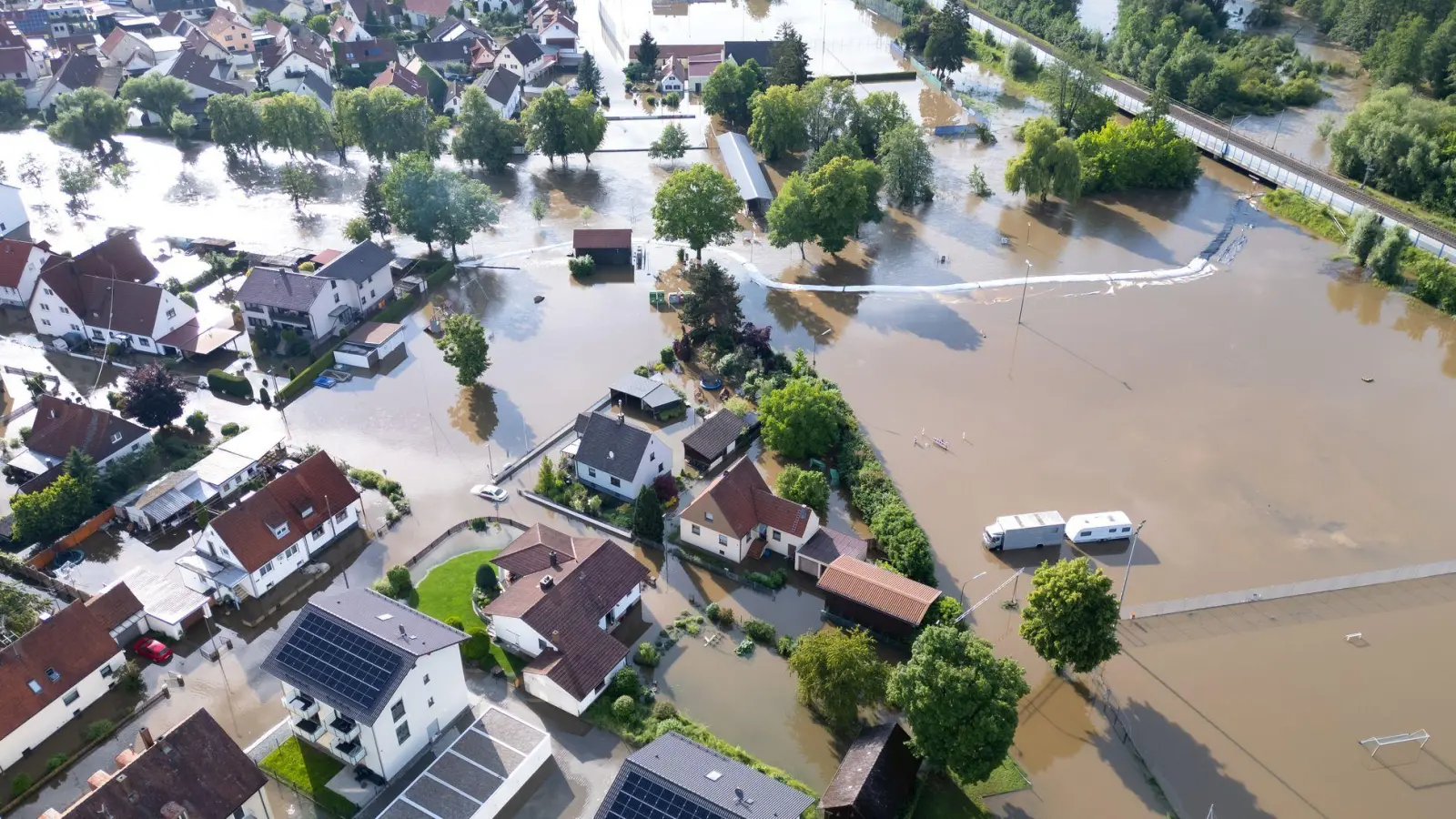 Im Sommer 2024 traf Teile Bayerns Hochwasser mit schweren Schäden. (Archivbild) (Foto: Sven Hoppe/dpa)