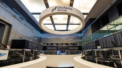 Handelsraum der Deutschen Börse in Frankfurt: Der Konzern bietet Kunden nun den Handel von Dax-Aktien rund um die Uhr. (Archivbild) (Foto: Andreas Arnold/dpa)