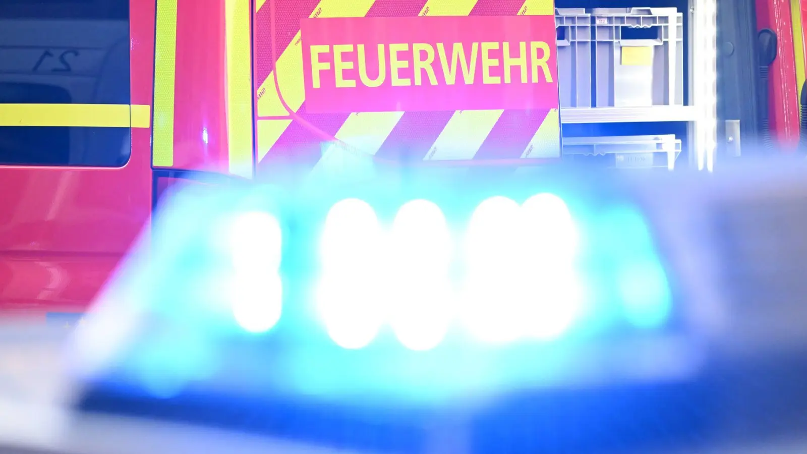 Die Polizei ermittelt zu der Brandursache. (Symbolbild) (Foto: Bernd Weißbrod/dpa)