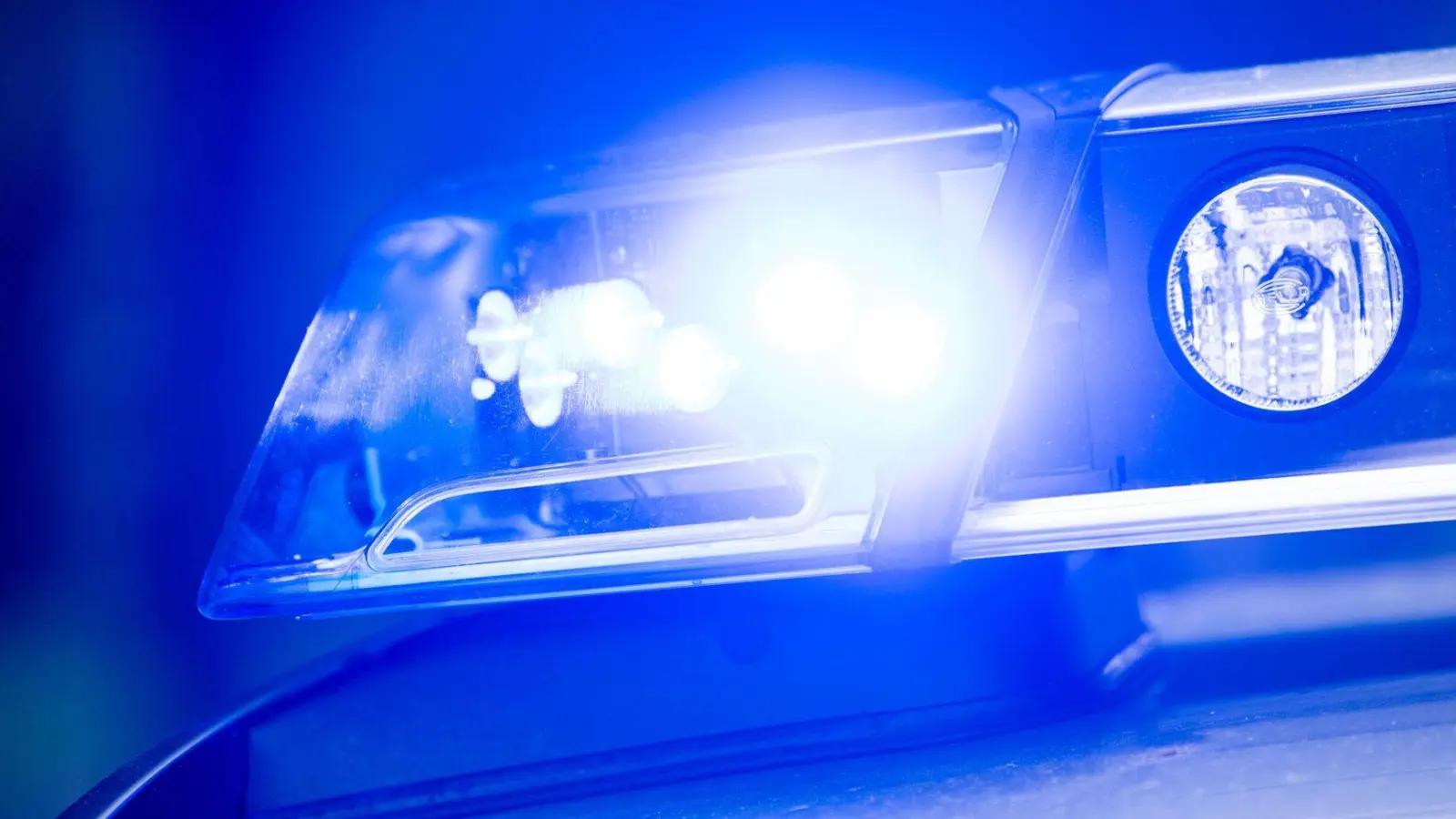 Die Polizei konnte den Tatverdächtigen im Rahmen einer Fahndung finden und festnehmen. (Symbolbild) (Foto: Lino Mirgeler/dpa)