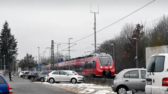 Die gesetzlichen Mobilfunkauflagen werden in Bayern an Bahnstrecken und Bundesstraßen teils nicht erfüllt.  (Foto: Jim Albright)
