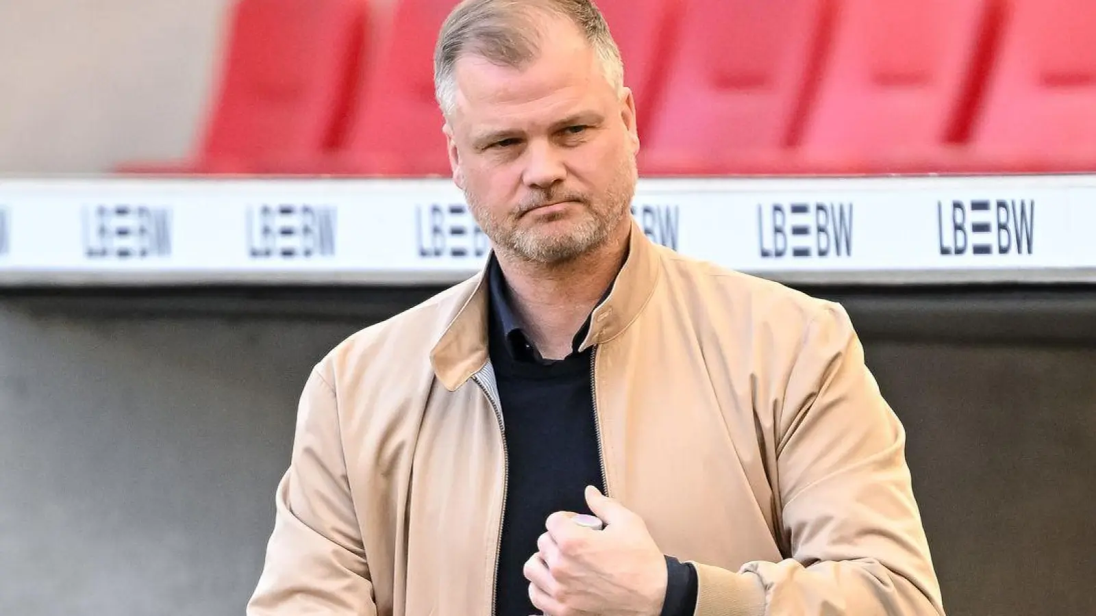 Legt sich in der Torhüterfrage öffentlich noch nicht fest: VfB-Boss Fabian Wohlgemuth. (Archivbild) (Foto: Harry Langer/dpa)