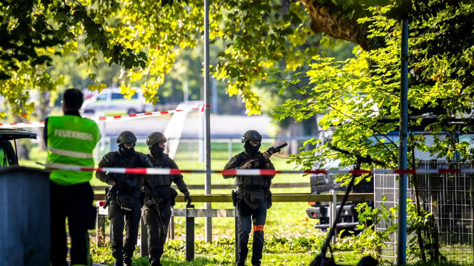 Das Motiv für die Schüsse bei einem Rave-Event in der Schweiz ist weiter unklar. (Foto: Michael Buholzer/KEYSTONE/dpa)