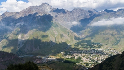Urlauber müssen bei der Einreise nach Georgien ab dem 1. Januar 2026 eine Kranken- und Unfallversicherung nachweisen können. (Foto: Philipp Laage/dpa-tmn)