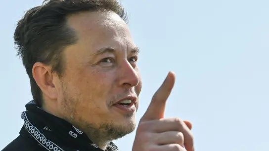 Kaufte Twitter Ende Oktober für rund 44 Milliarden Dollar: Tesla-Chef Elon Musk. (Foto: Patrick Pleul/dpa)