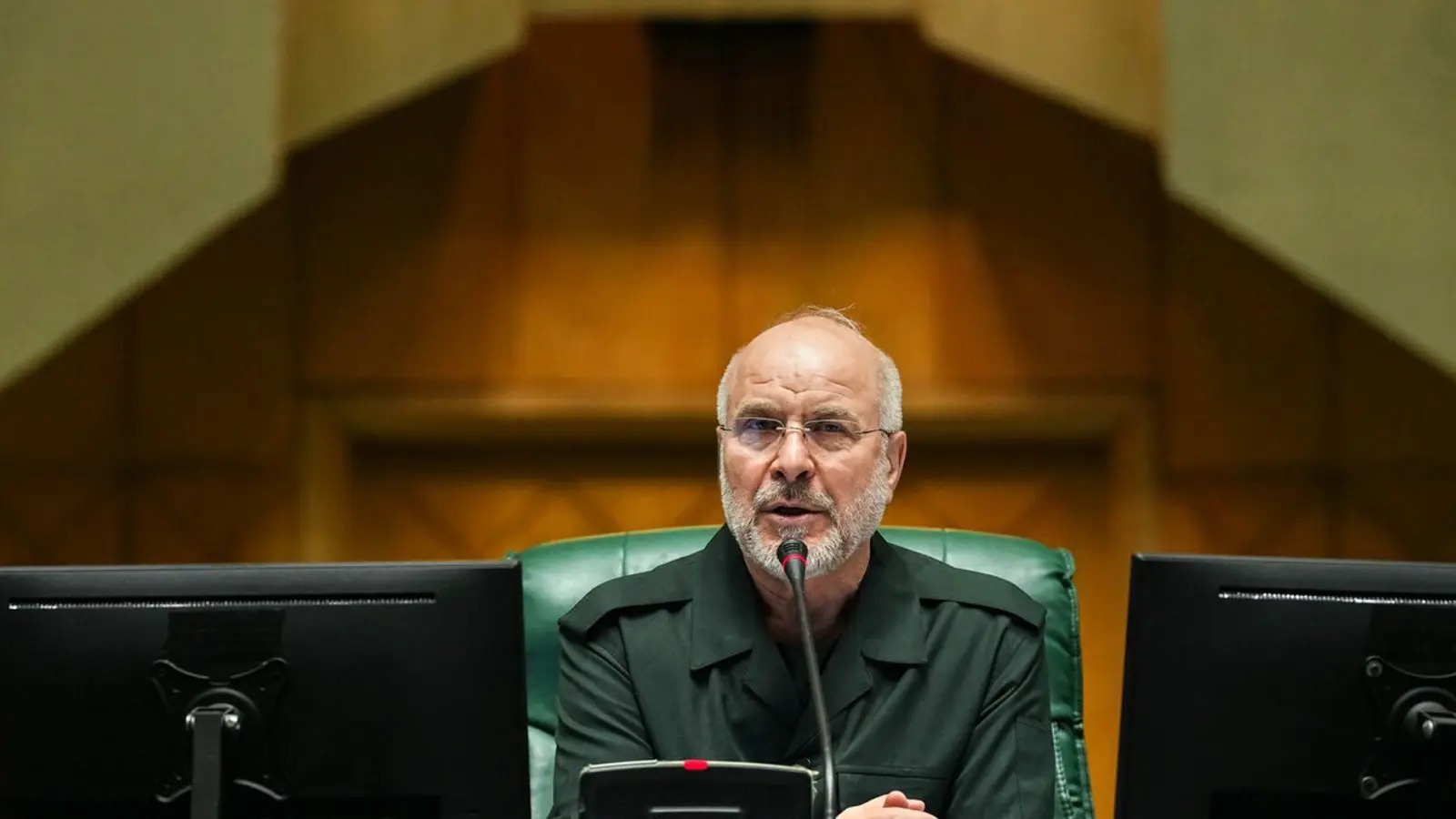 Irans Parlamentspräsident Ghalibaf pocht auf ein Ende der US-Seeblockade. (Archivbild)  (Foto: Hamed Malekpour/Khane Melat/dpa)