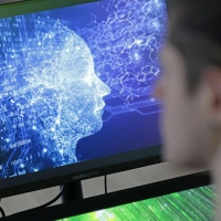 Die Digitalwirtschaft stellt traditionelle Industriezweige mittlerweile deutlich in den Schatten. (Archivbild) (Foto: Matthias Bein/dpa)