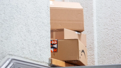 Zu Weihnachten werden wieder jede Menge Pakete geliefert. (Symbolbild) (Foto: Fernando Gutierrez-Juarez/dpa)