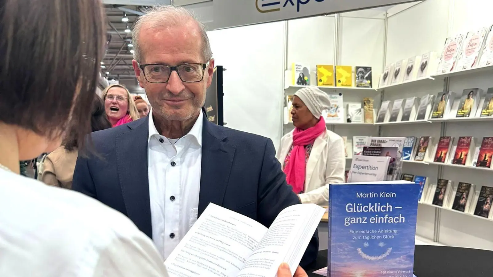Martin Klein stellte sein Buch „Glücklich – ganz einfach“ am Freitag bei der Leipziger Buchmesse vor. (Foto: Expertition Verlag Hamburg/Mirjam Saeger)