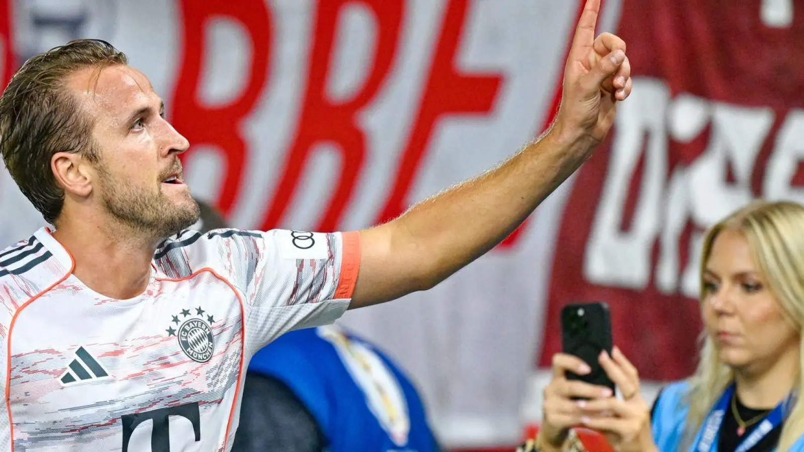 Sorgte für die späte Bayern-Erlösung: Star-Stürmer Harry Kane.  (Foto: Uwe Anspach/dpa)