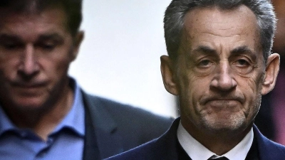Die Chancen stehen nicht schlecht, dass Sarkozy das Gefängnis vorerst wieder verlassen kann (Archivbild). (Foto: Julien De Rosa/AFP/dpa)