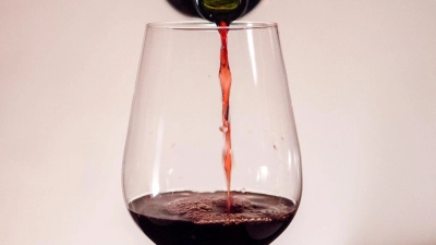 Langfristiger Trend: In Frankreich wird immer weniger Wein getrunken. (Foto: Finn Winkler/dpa)