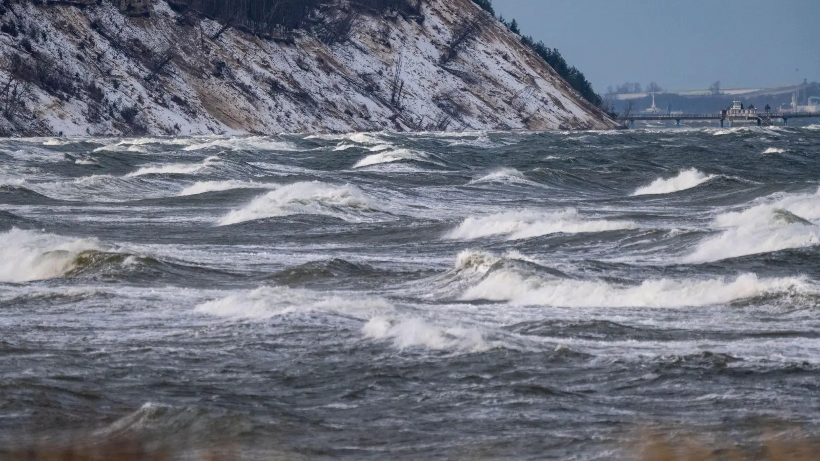 Für Salzwassereinbrüche aus der Nordsee in die Ostsee sind starke Westwinde unerlässlich. (Archivbild) (Foto: Stefan Sauer/dpa)