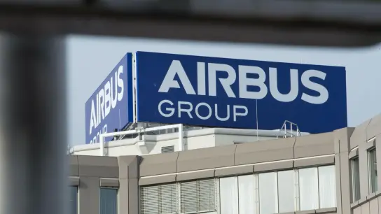Airbus holte im abgelaufenen Jahr Bestellungen über 1078 Verkehrsflugzeuge herein. (Foto: Peter Kneffel/dpa)
