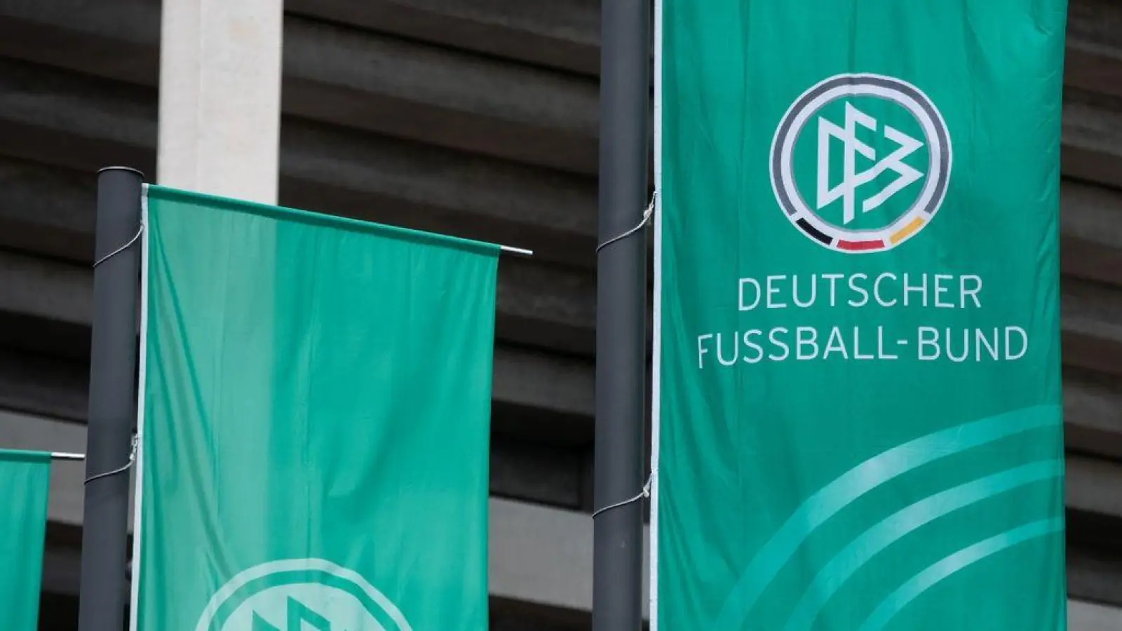 Dem Deutschen Fußball-Bund geht es finanziell nicht gut. (Foto: Fabian Strauch/dpa)