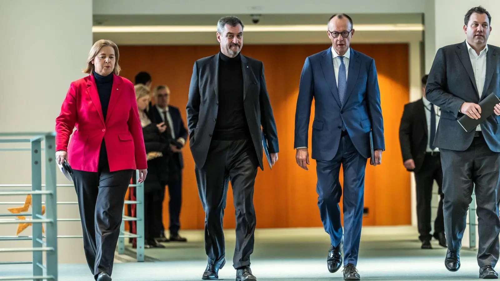 Markus Söder sieht die Koalition auf einem guten Weg. (Foto: Michael Kappeler/dpa)