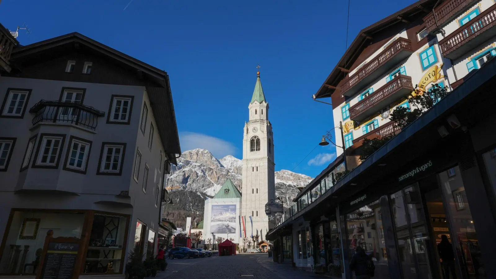 In der Nähe von Cortina d&#39;Ampezzo stürzte ein Deutscher zu Tode. (Archivbild) (Foto: Giovanni Auletta/AP/dpa)