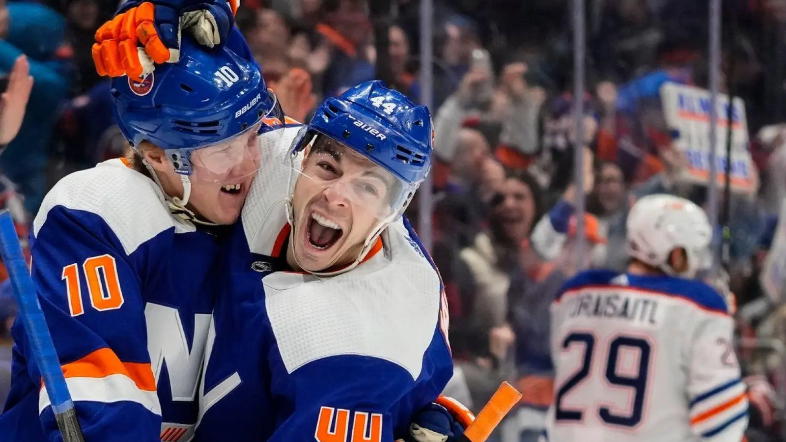Die New York Islanders siegen gegen die Edmonton Oilers. (Foto: Frank Franklin II/AP)