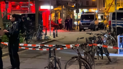 Laut Polizei gibt es Hinweise, dass der Tat Streitigkeiten vorausgegangen sind.  (Foto: Bodo Marks/dpa)