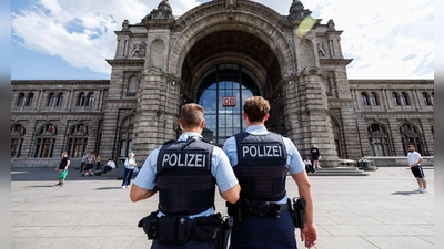 Im Umfeld des Nürnberger Hauptbahnhofs laufen Ermittlungen wegen Sexual- und Drogendelikten. (Symbolbild) (Foto: Daniel Karmann/dpa)