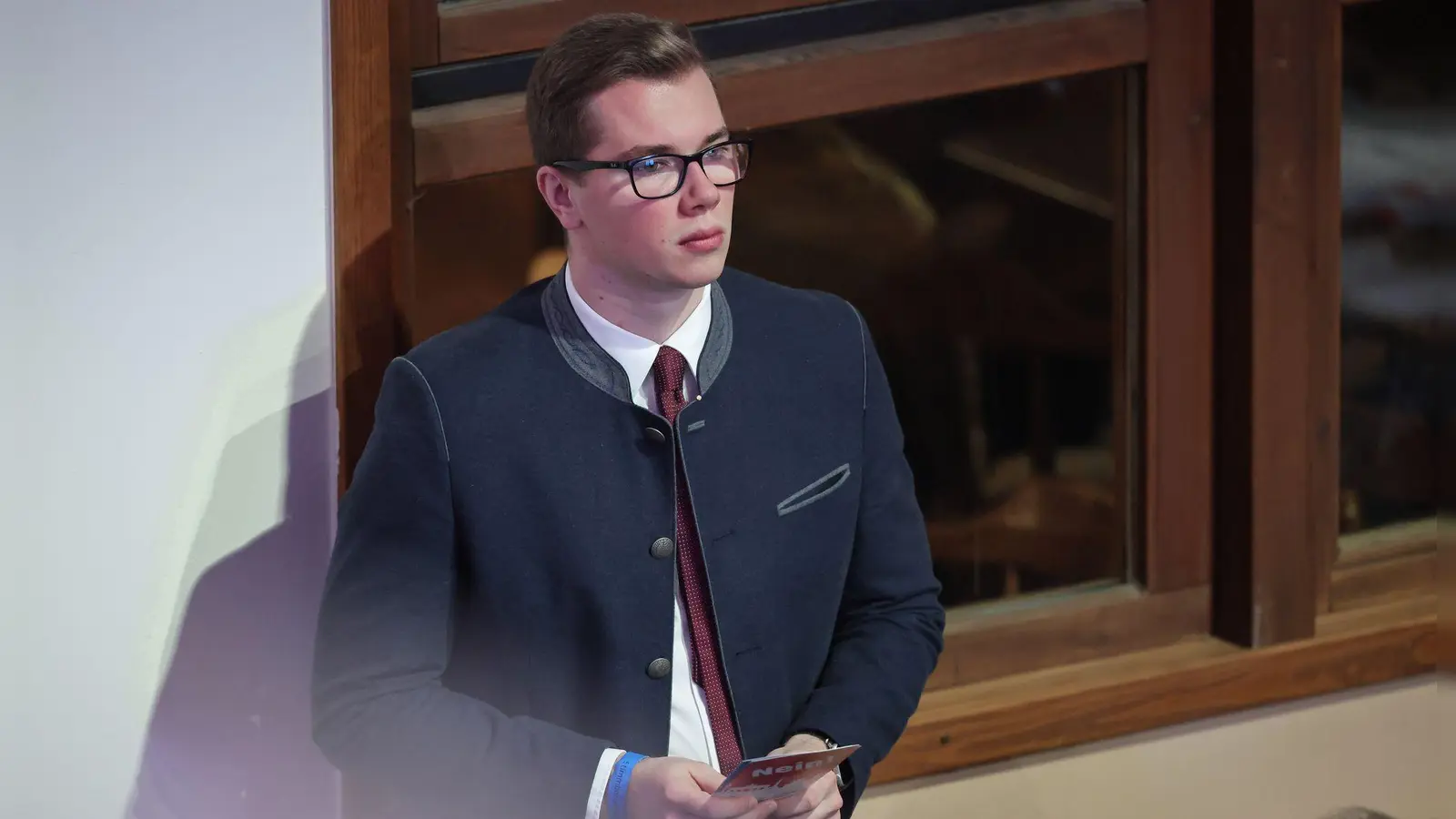 Die Staatsanwaltschaft Würzburg wirft dem 24-Jährigen unter anderem Volksverhetzung, Geldwäsche und Nötigung vor. (Archivbild) (Foto: Daniel Löb/dpa)