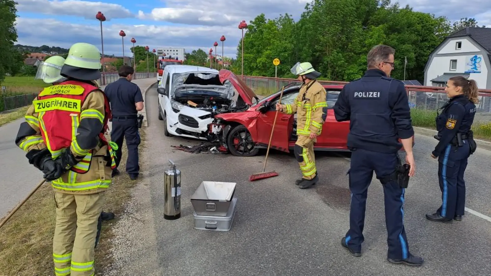 Zu einem Unfall kam es am Freitag auf dem Hohenzollernring in Ansbach. (Foto: Michael Heinz)