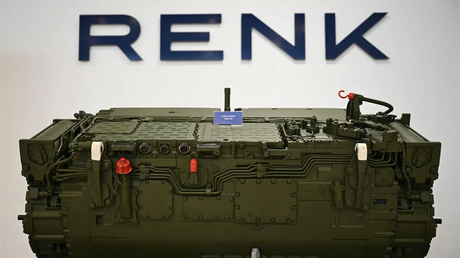 Ein Panzergetriebe von Renk, gefertigt in Augsburg. Zentrale Bauteile dafür kommen aus dem Renk-Werk in Rheine. (Foto: Wolf von Dewitz/dpa)
