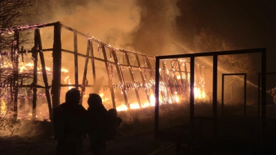 Es brannte lichterloh, als die Feuerwehren an der Einsatzstelle eintrafen.  (Foto: Kreisfeuerwehrverband Neustadt/Aisch-Bad Windsheim)