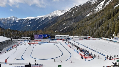 Auf 1.600 Metern Höhe geht es in Antholz ab Sonntag um die Olympiasiege. (Archivbild) (Foto: Hendrik Schmidt/dpa)