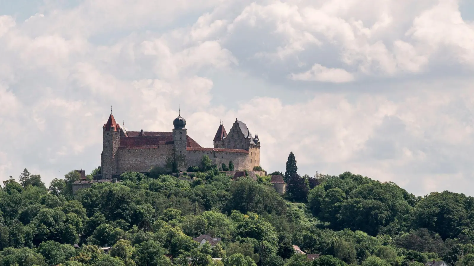 Weithin sichtbar: die Veste Coburg (Archivbild) (Foto: Daniel Vogl/dpa)