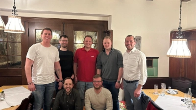 Repräsentieren Round Table Dinkelsbühl: Fabian Schumm als Präsident, Phillipp Kamm als Tabler, Yannick Lehner als Web-Referent, Moritz Hopf als Tabler und Robert Scharnagel als Vizepräsident (hintere Reihe, von links) sowie Michael Hausmann als Kassier und Alexander Kamm als Sekretär (vordere Reihe, von links). (Foto: Round Table)