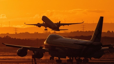 Der Bundestag hat der Senkung der Flugticketsteuer zugestimmt (Archivbild) (Foto: Boris Roessler/dpa)
