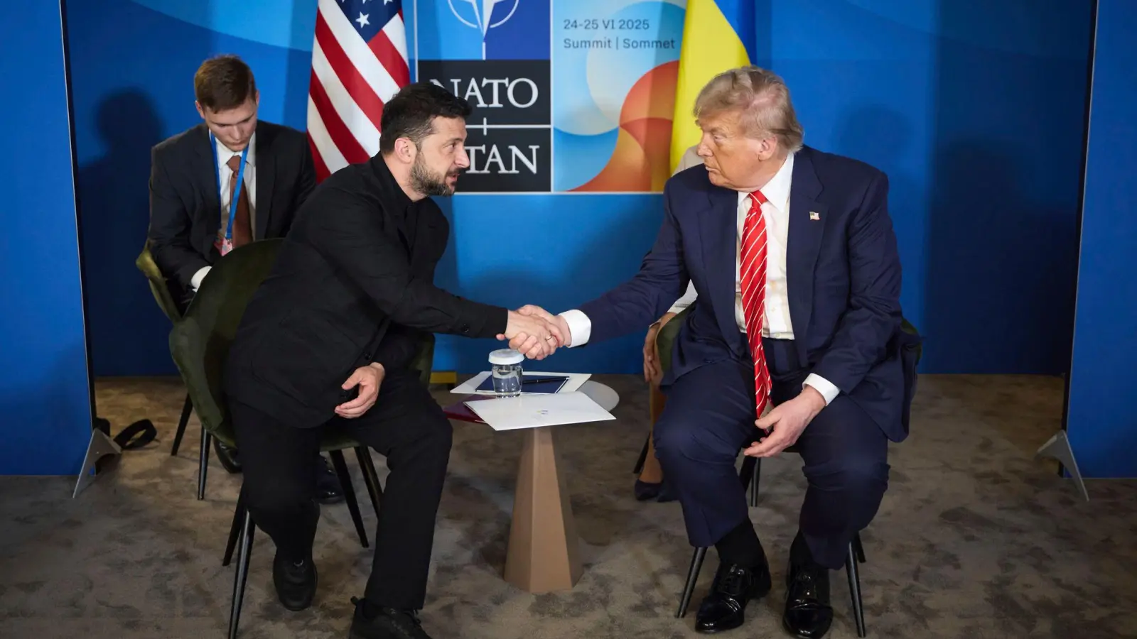 Selenskyj dankt Trump für das neue Ultimatum gegenüber Russland und glaubt an bessere Chancen für einen Frieden dadurch. (Archivbild) (Foto: Ukraine Presidency/Planet Pix via ZUMA Press Wire/dpa)