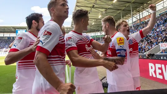 Holstein Kiel konnte sich beim 1. FC Magdeburg durchsetzen. (Foto: Andreas Gora/dpa)