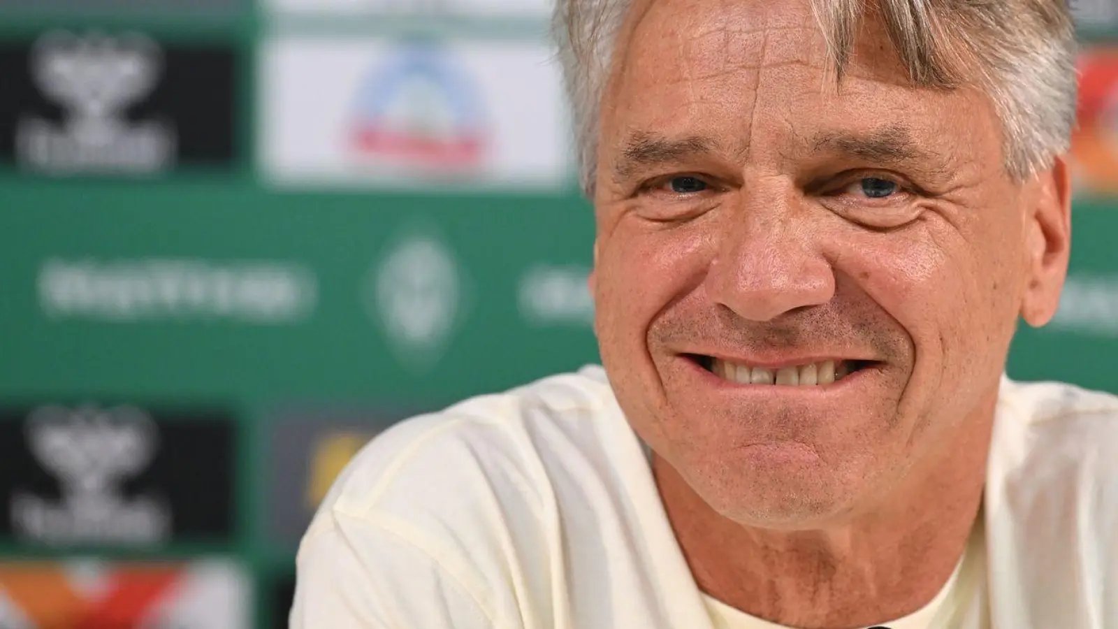 In Bremen und in der Bundesliga angekommen: Werders neuer Trainer Horst Steffen. (Foto: ---/dpa)