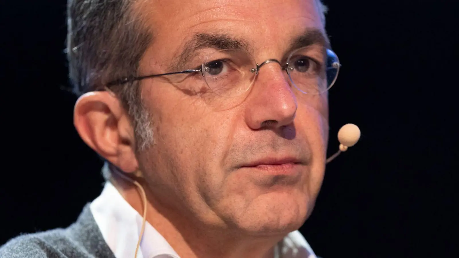 Der Schriftsteller Navid Kermani plädiert leidenschaftlich für eine Beendigung des Krieges zwischen Israel und dem Iran. (Archivbild) (Foto: Thomas Banneyer/dpa)