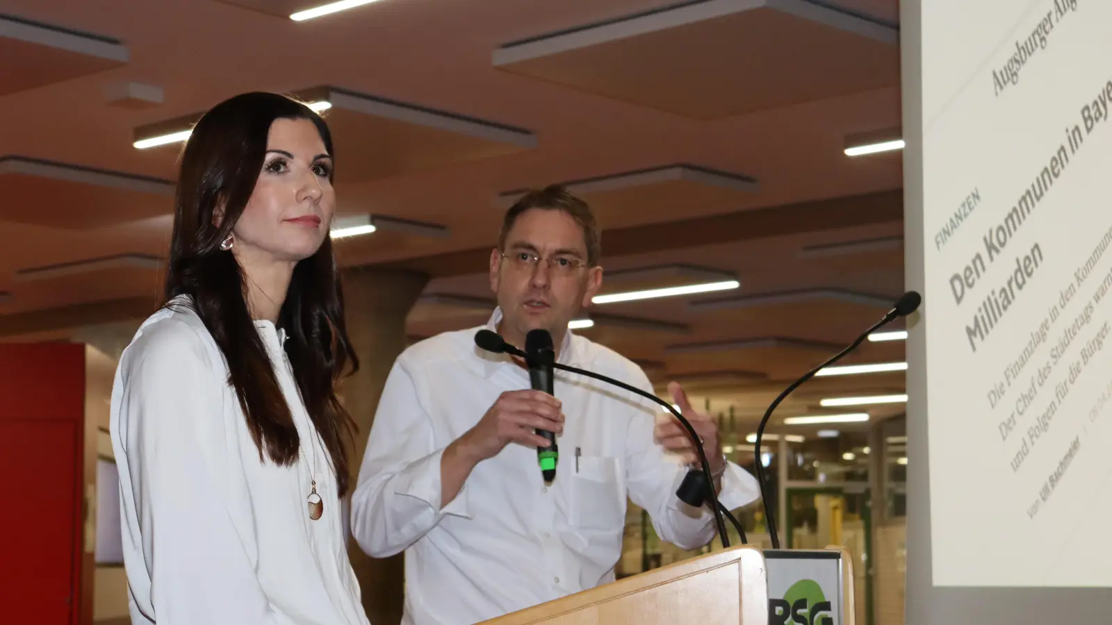Gegensätzlich, aber sachlich verlief der Meinungsaustausch zwischen der Mediroth-Vorsitzenden Michaela Ebner (links) und Landrat Dr. Jürgen Ludwig (rechts). (Foto: Thomas Schaller)