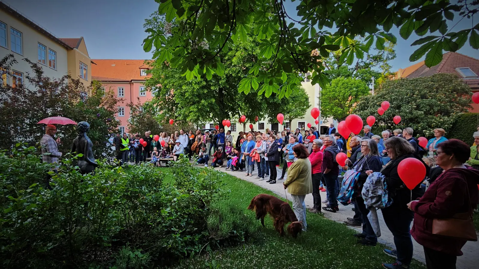 Lyrischer Spaziergang durch Feuchtwangen: Die beliebte Traditionsveranstaltung ist immer schon Monate zuvor restlos ausverkauft. (Foto: Wolfgang Grebenhof)