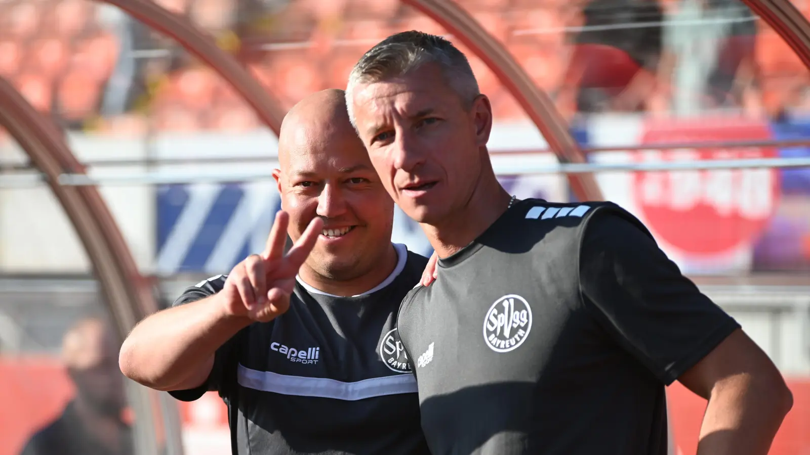 FCN-Jahrhundertspieler Marek Mintal (rechts, links Co-Trainer Lukas Kling) wechselte vom slowakischen Nationalteam zur SpVgg Bayreuth. (Foto: Andreas Bär)