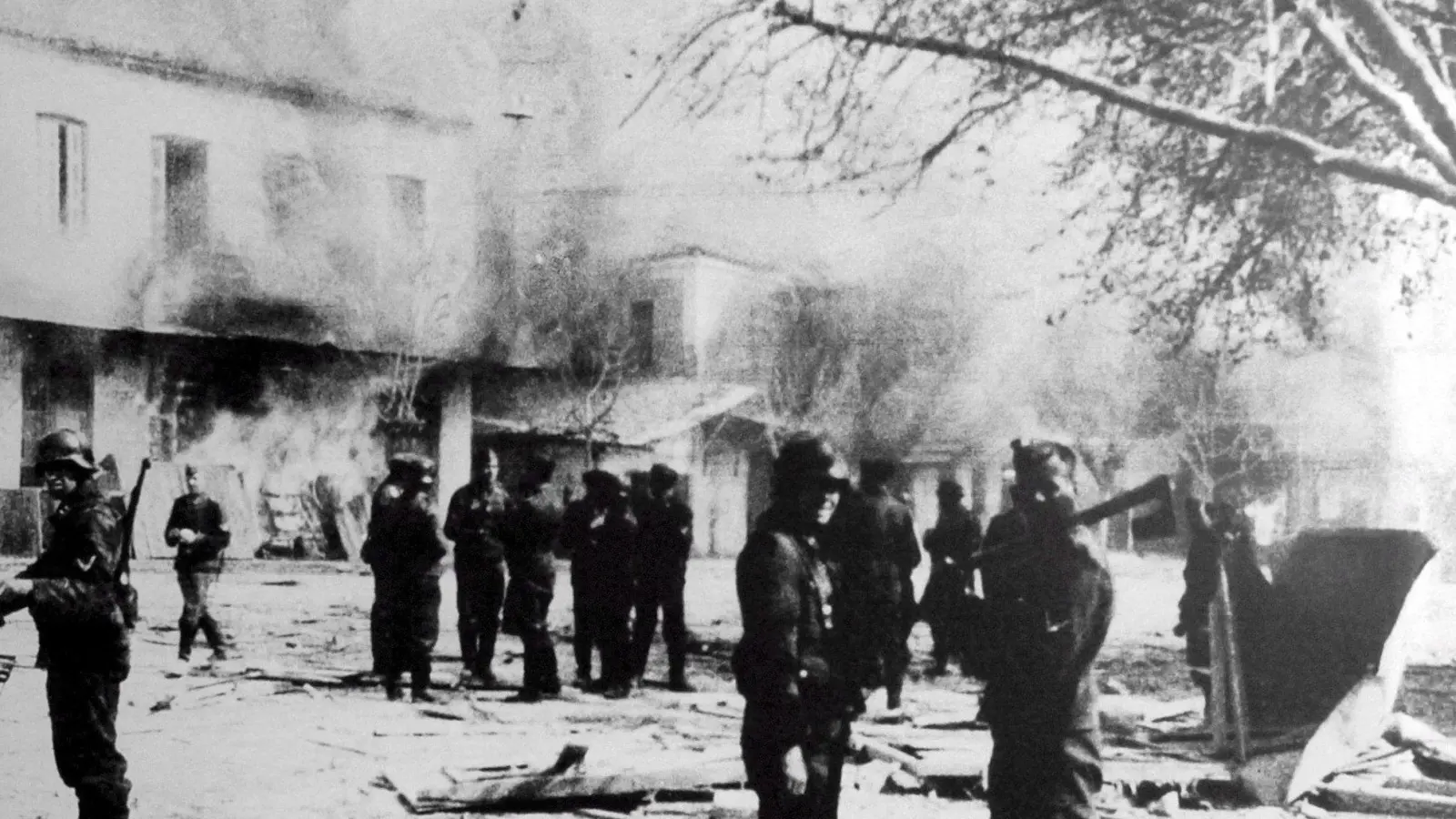 Ausgangspunkt ist eine Klage griechischer Opfer des NS-Massakers von Distomo vom 10. Juni 1944, bei dem die Waffen-SS 218 Bewohner des Dorfes massakrierte. (Archivbild) (Foto: -/epa ANA/dpa)