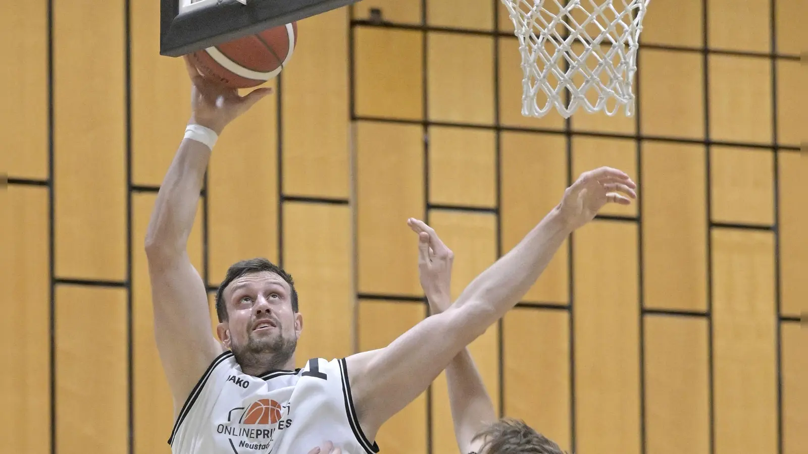 33 Punkte erzielte Johannes Richter (links, hier gegen Neumarkt) beim Spiel in Neustadt/Waldnaab. Zum Sieg reichte es nicht. (Foto: Martin Rügner)