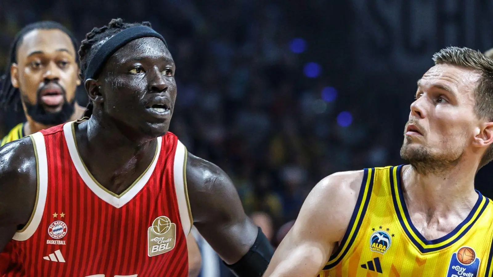 Einen heißen Kampf lieferten sich Alba Berlin und Bayern München. (Foto: Andreas Gora/dpa)