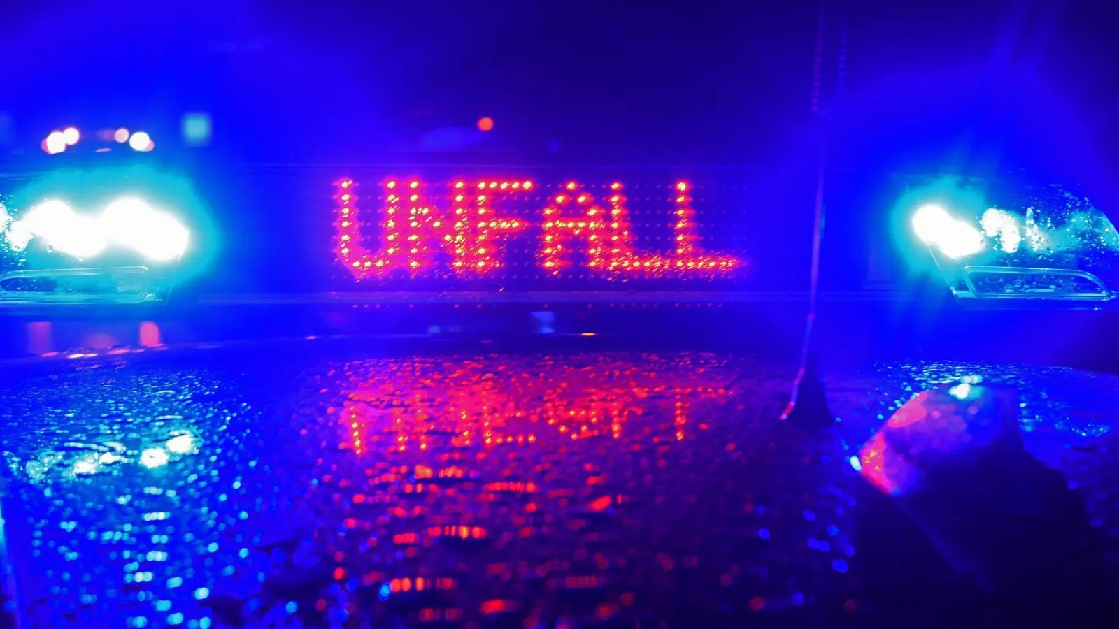 Der 55-Jährige starb noch an der Unfallstelle. (Symbolbild) (Foto: Stefan Puchner/dpa)