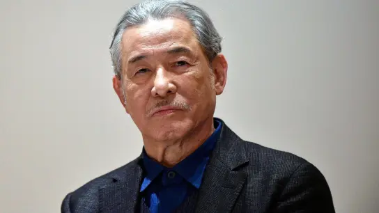 Der japanische Modedesigner Issey Miyake ist im Alter von 84 Jahren gestorben (Foto: Franck Robichon/EPA/dpa)